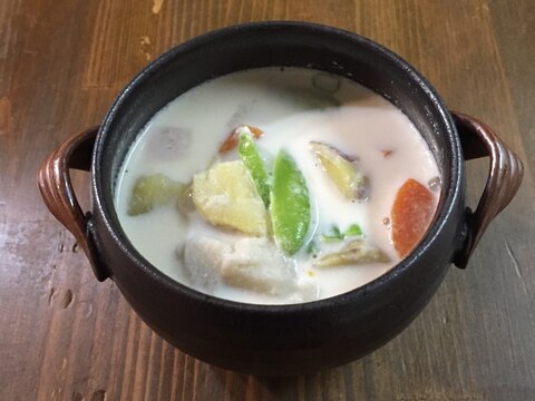 里芋とサツマイモのこっくりスープ